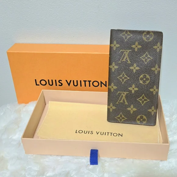 Louis Vuitton Monogrammed Bi-Fold Wallet - Picture 2 of 8